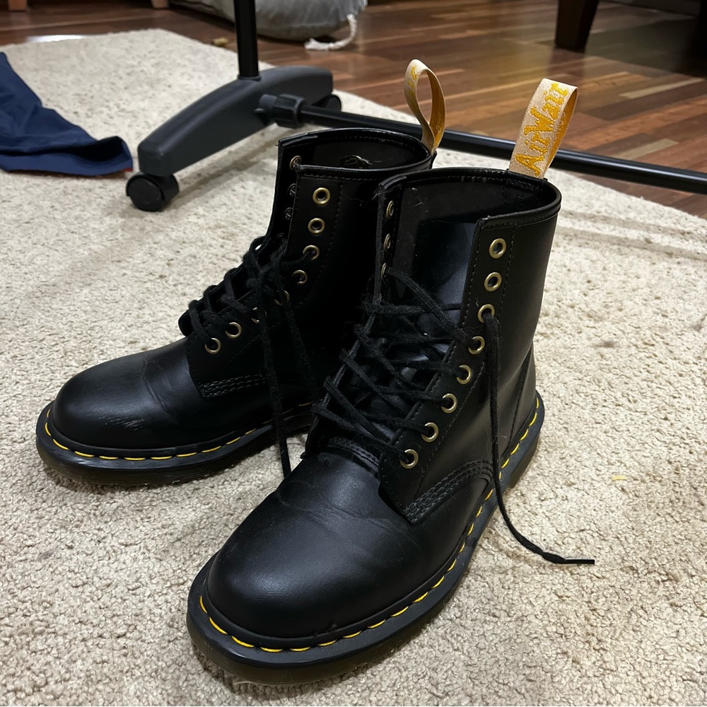 barely worn vegan doc marten boots